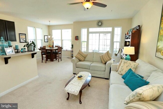 Building Photo - 35 Derby Dr