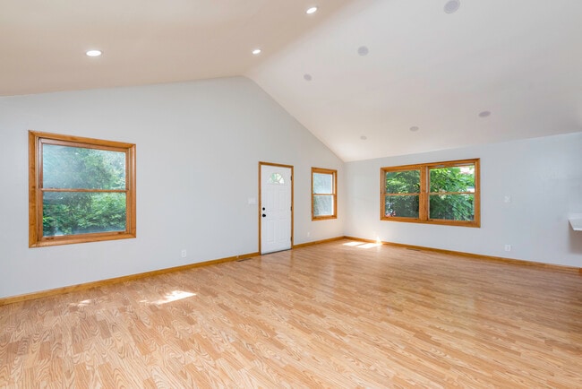 Building Photo - 2131 Prospect Ave