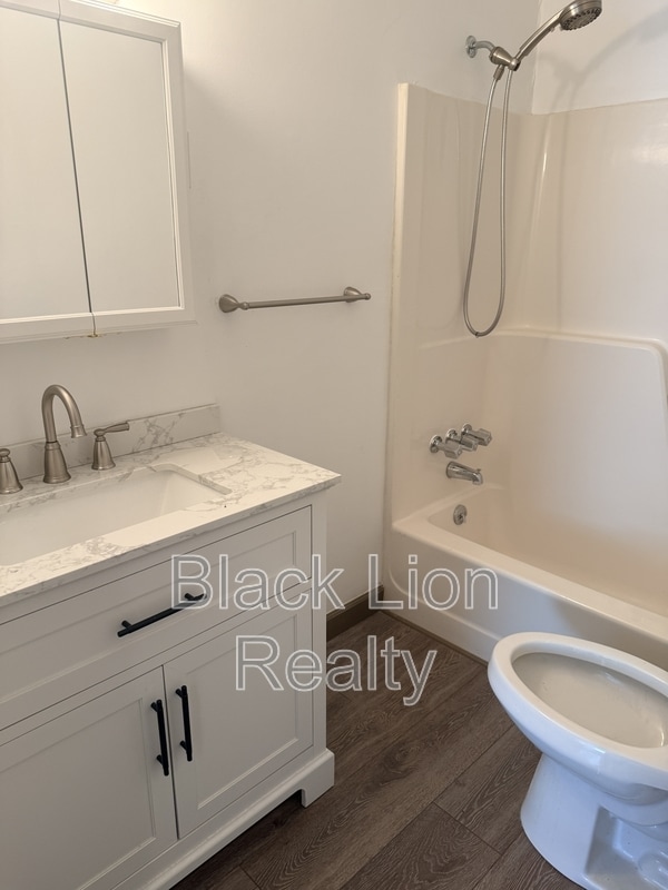 Building Photo - 930 Quash St