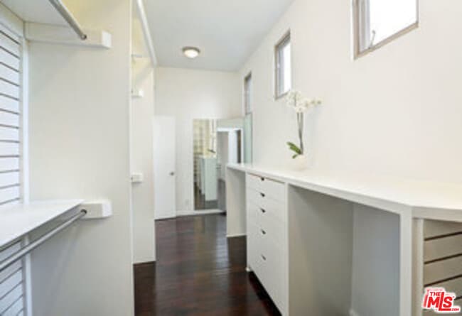 Building Photo - 8049 Briar Summit Dr