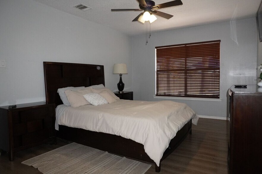 Building Photo - 3632 Candlehill