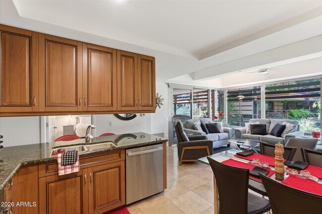 Building Photo - 7137 E Rancho Vista Dr