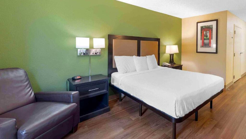 Building Photo - 9750 Lake Shore Dr E