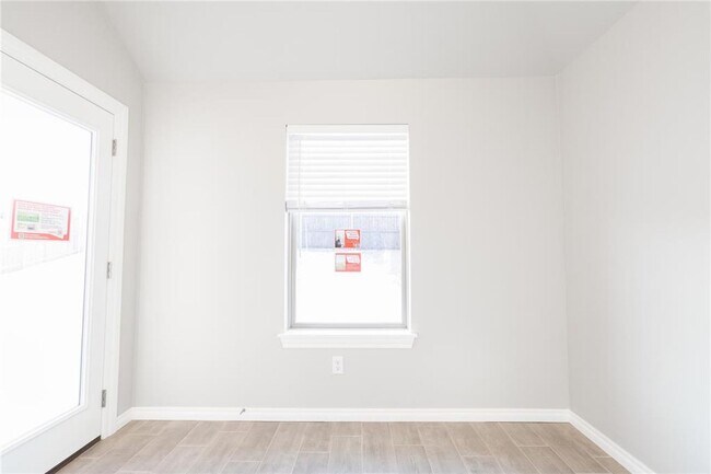 Building Photo - Brand new! Very Nice 3 bedroom 2 bath home in Choctaw schools