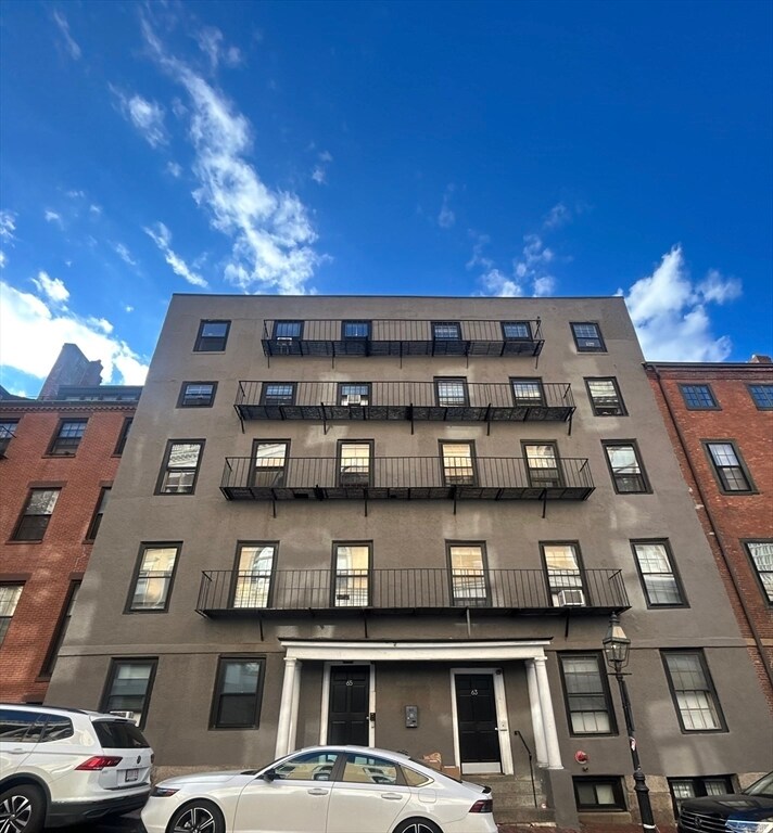 Building Photo - 65 Hancock St