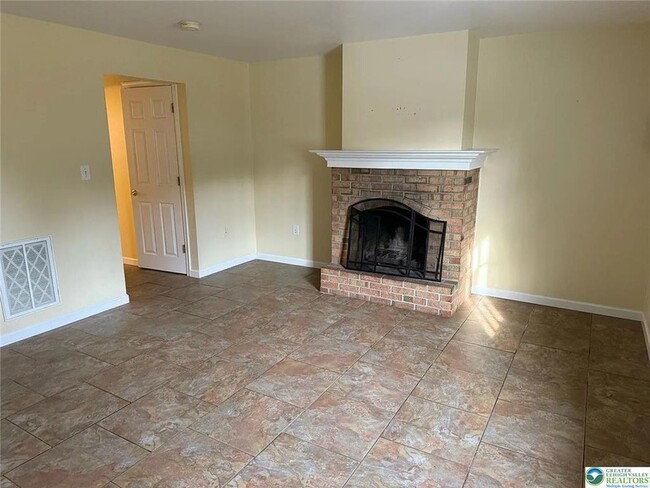 Building Photo - 2080 Johnston Dr