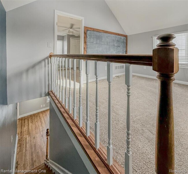 Building Photo - 49 Hovey St