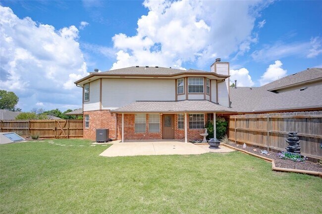 Building Photo - 336 Lariat Cir