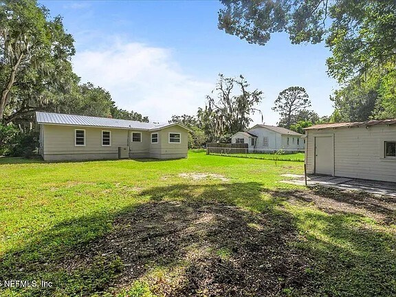 Building Photo - 1604 Husson Ave