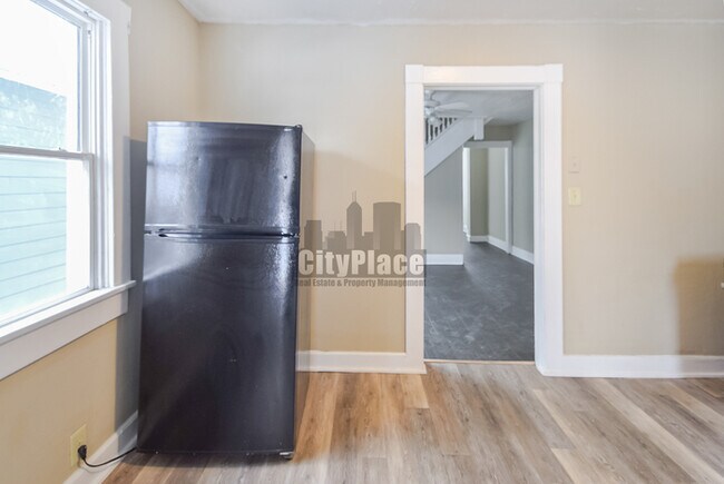 Building Photo - 1022 N Rural St