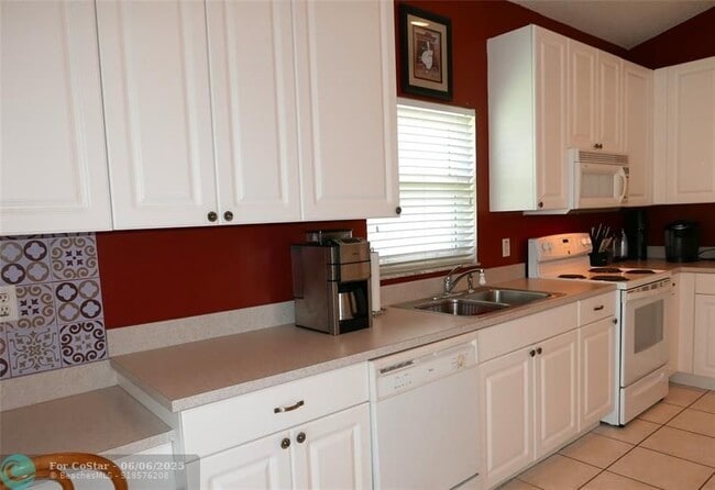 Building Photo - 7614 Colony Lake Dr