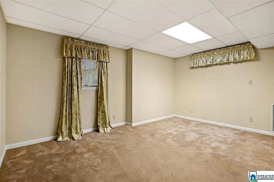 Building Photo - 1229 Edinborough Ln