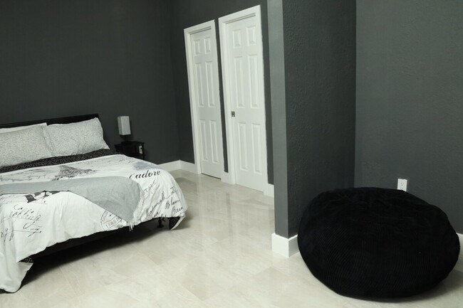 Building Photo - 14758 SW 39th Terrace