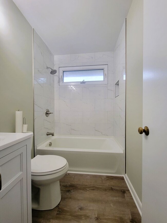 Building Photo - Renovated brick rancher in Southside.