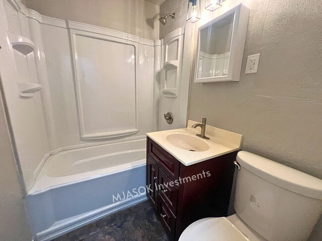 Building Photo - Renovated 4-Bed, 2-Bath Near Fort Sill — Fenced Yard & Carport