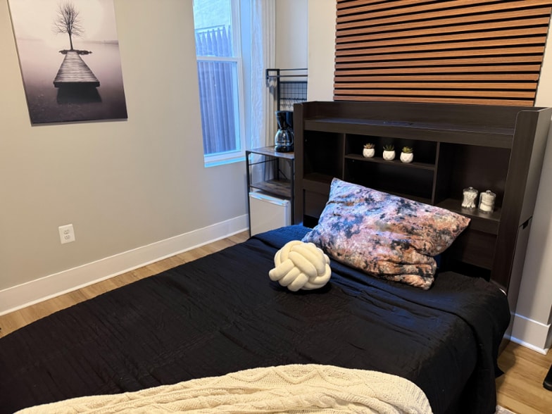 Building Photo - 1618 E Biddle St