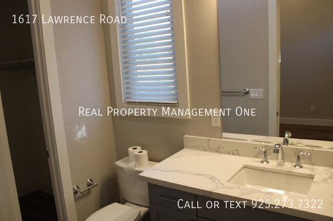 Building Photo - 1617 Lawrence Rd