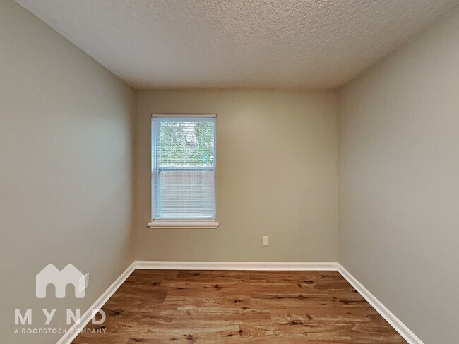 Building Photo - 3055 Dignan St