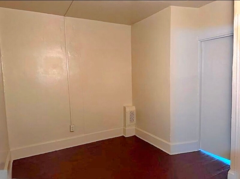 Building Photo - 316 S 15th St