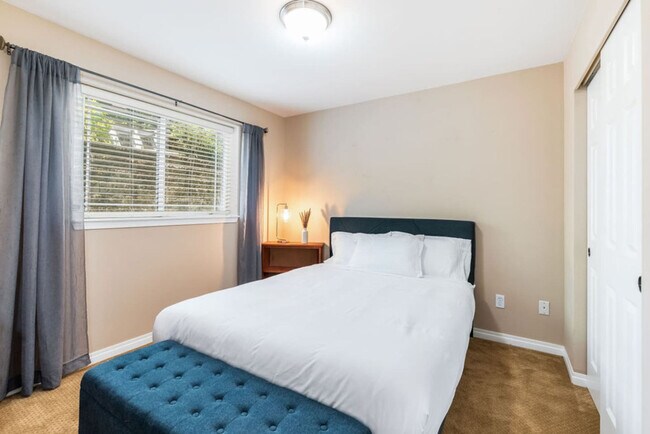 Building Photo - 2325 S G St