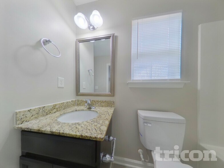 Building Photo - 344 Longfellows Ln