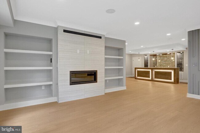 Building Photo - 6226 Kellogg Dr
