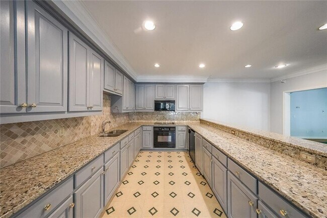 Building Photo - 2747 Lockerly Ln