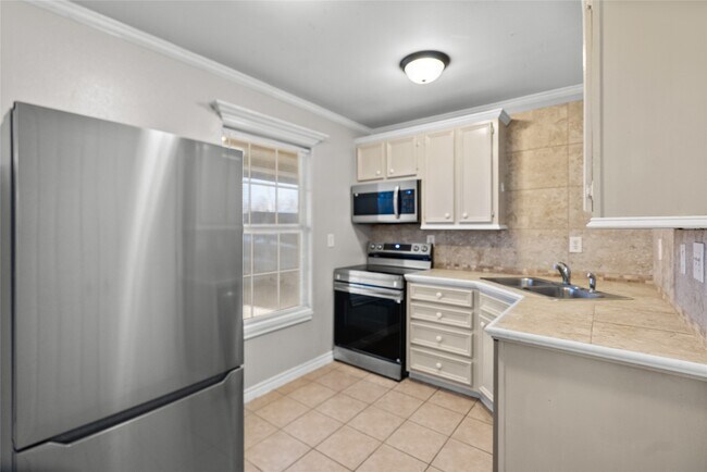 Building Photo - 7900 B St