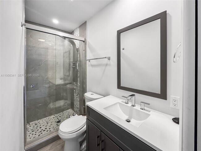 Building Photo - 19100 Bob-O-Link Dr