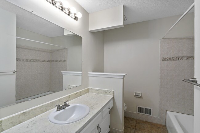 Building Photo - 3513 NE Stanton St