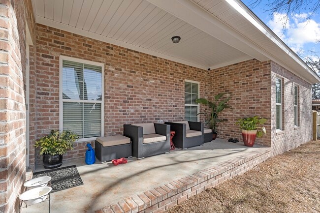 Building Photo - 600 Chapelwood Dr