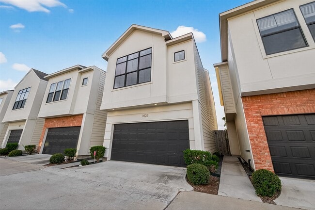 Building Photo - 3925 Tulane Oak Dr