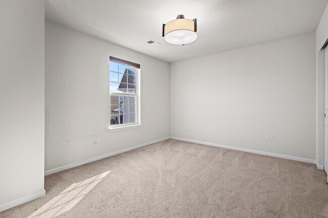 Building Photo - 4324 Silver Bell Ct