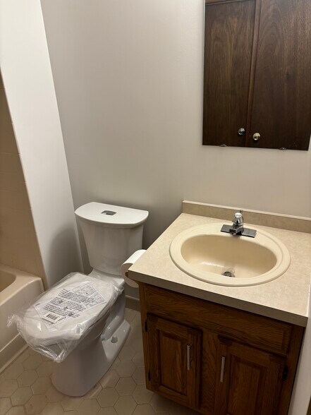 Building Photo - 8 Acapulco Princess