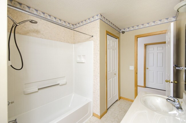 Building Photo - 6221 30th Ave NW