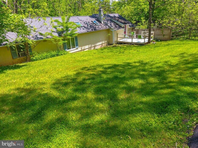 Building Photo - 5496 York Rd.