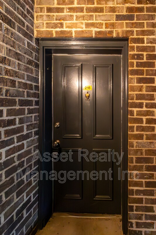 Building Photo - 3636 Taliluna Ave