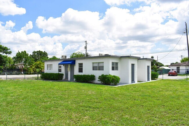 Building Photo - AVAILABLE NOW: For Rent -1/1- $1,550 near ...