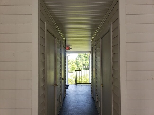 Building Photo - 1 Bed 1 Bath in desirable Williamsburg area of SW Orlando, $1499