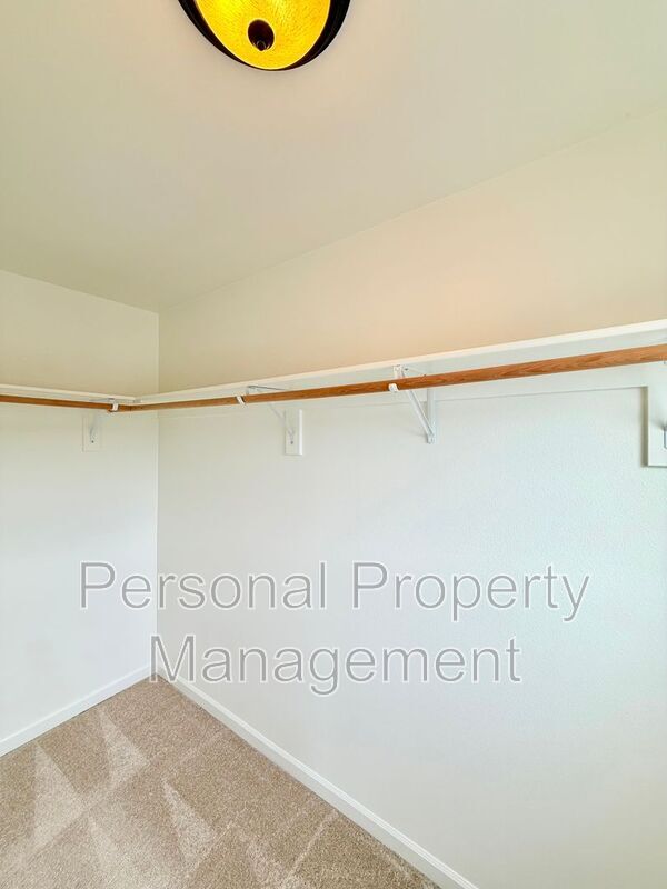 Building Photo - 13016 NE 28th Way