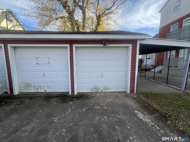 Building Photo - 209 Peck Ave