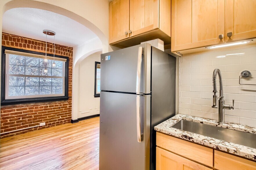 Building Photo - 1365 Corona St