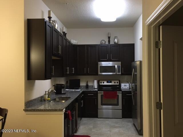 Building Photo - 1515 Golden Lake Loop