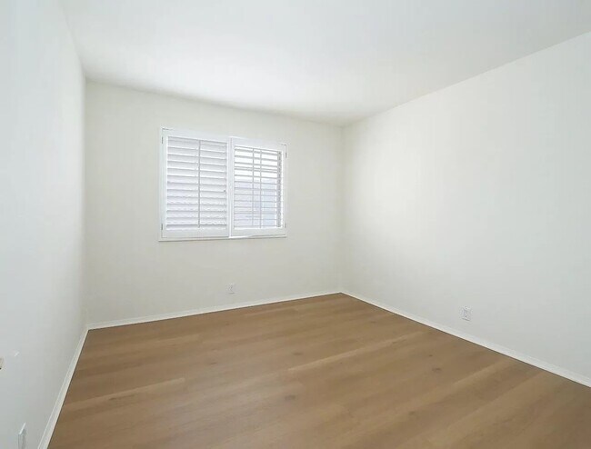 Building Photo - 26105 Frampton Ave