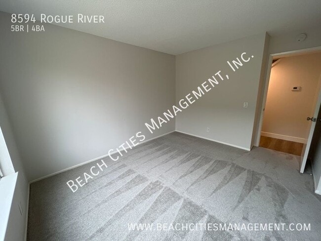 Building Photo - 8594 Rogue River Ave