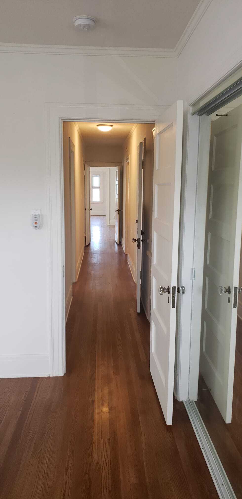 Building Photo - 1510 S Van Ness Ave