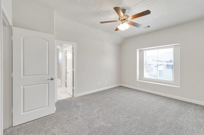 Building Photo - 18906 Whistling Oaks Dr