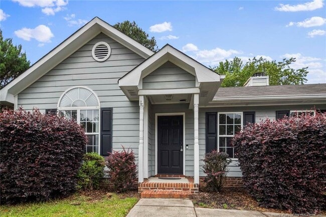 Building Photo - 465 Northwoods Dr