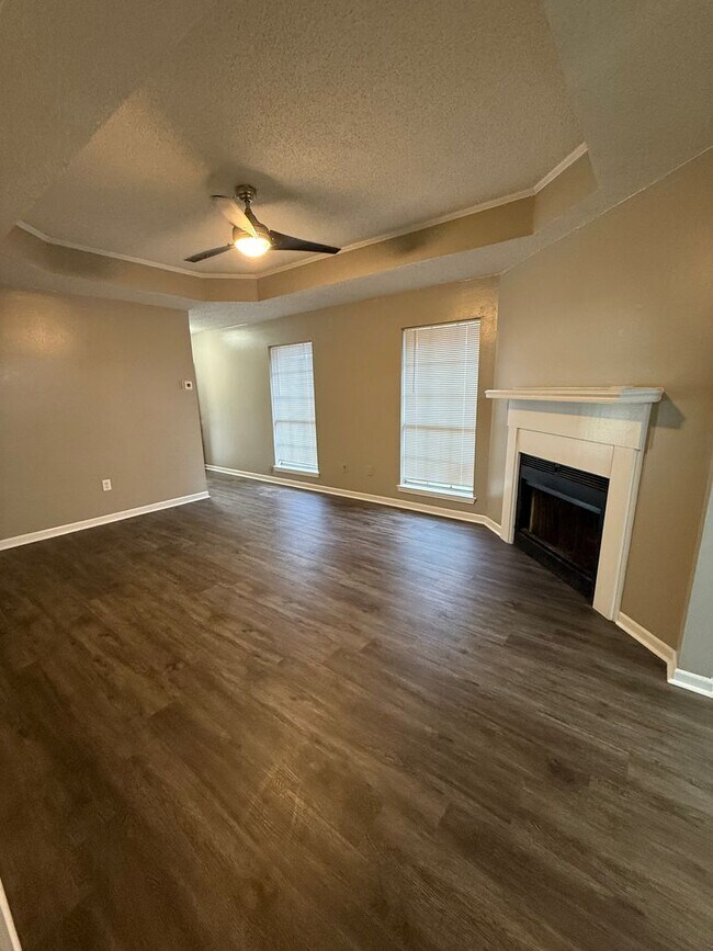 Building Photo - 8155 Starwood Ct