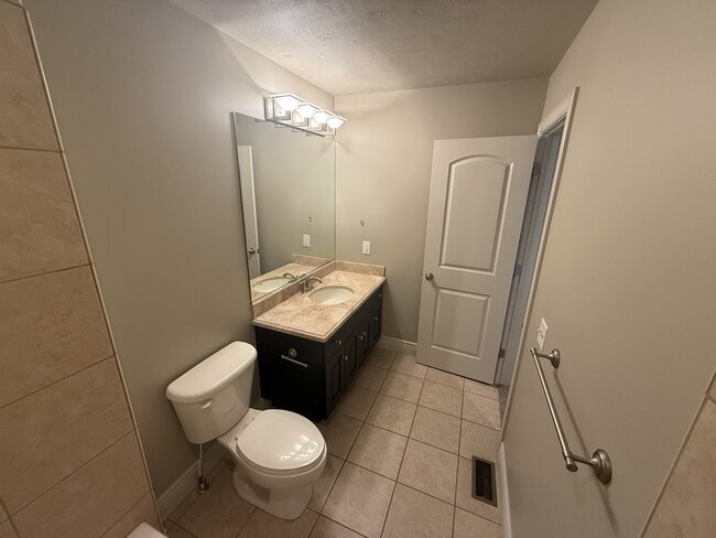 Building Photo - 2028 E 4500 S